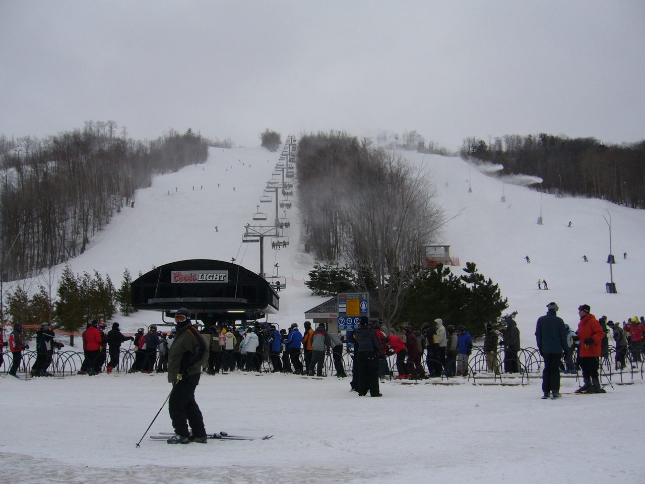 Wide ski slopes cut down the face of Blue Mountain